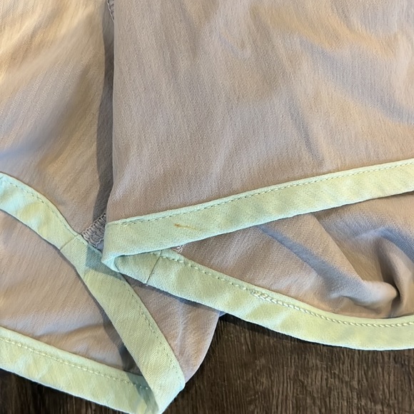 Ivivva grey shorts with patterned waistband - Picture 5 of 5